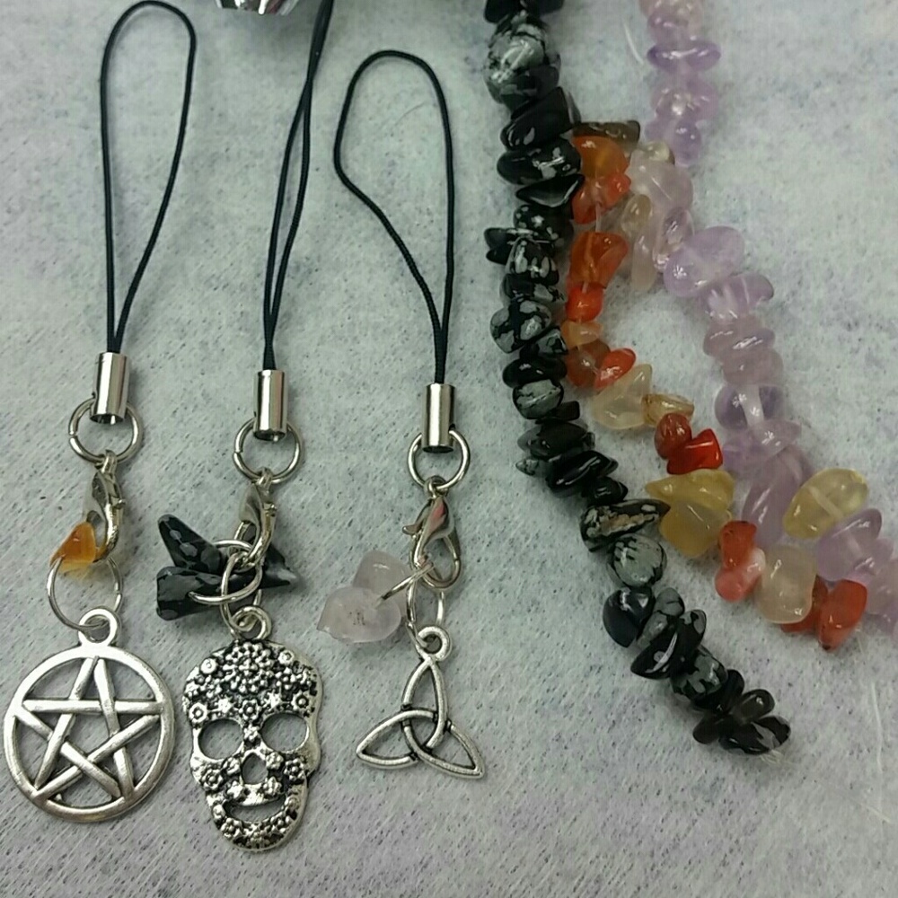Crystal chip cell charms 3 pcs w stones 
📍(Custom Order) new addition